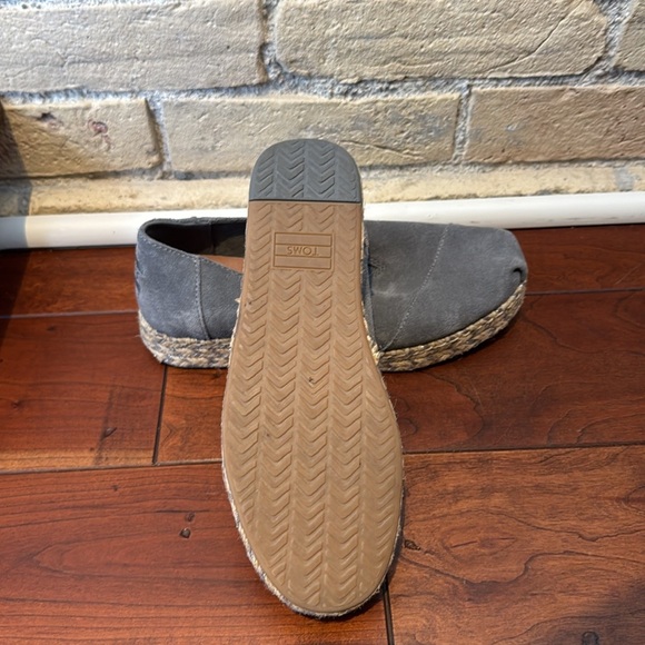 TOMS Gray Suede Espadrilles/Loafers - Picture 4 of 4